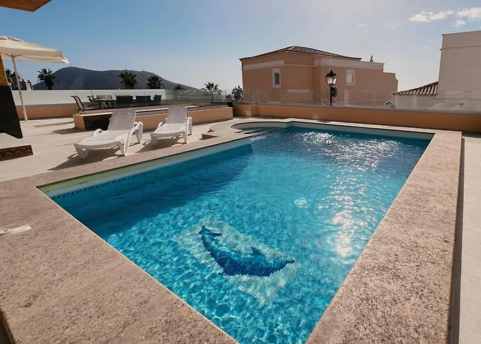 - 3 Bedroom House With Pool Casa de Férias