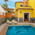 - 3 Bedroom House With Pool Chayofa
