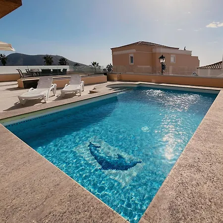 - 3 Bedroom House With Pool 度假居
