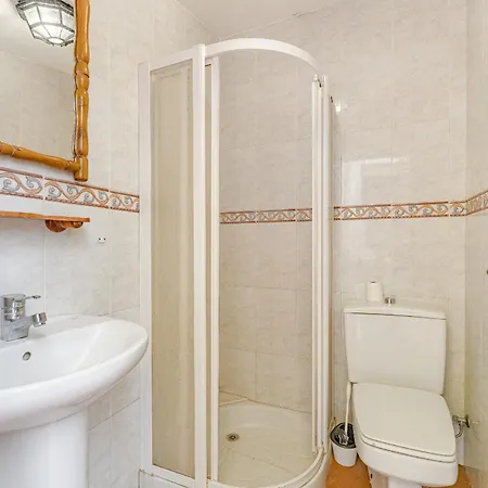 Holiday home - 3 Bedroom House With Pool *