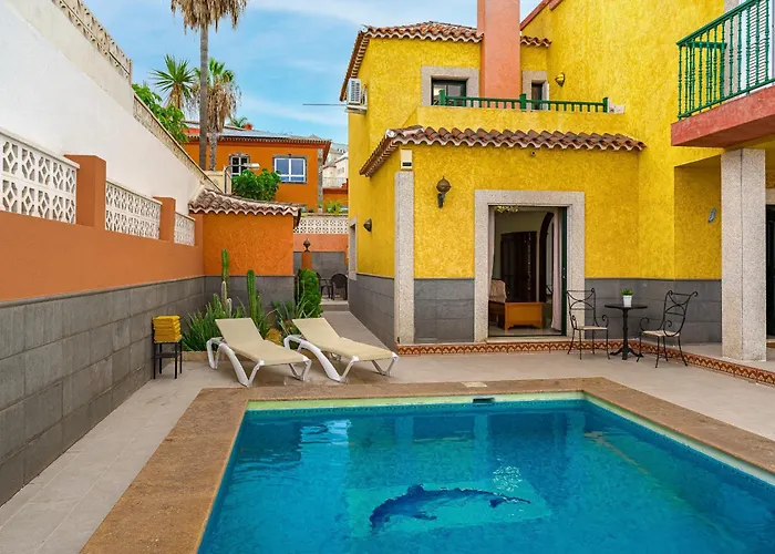 - 3 Bedroom House With Pool Chayofa