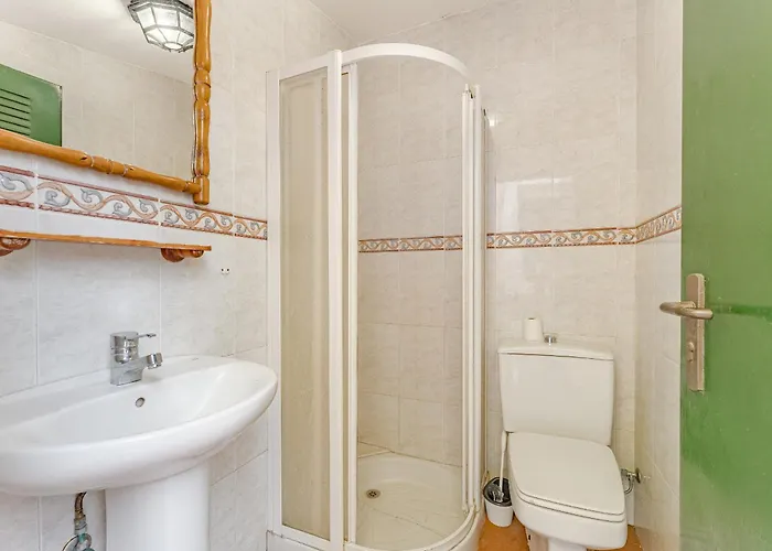 Сasa de vacaciones - 3 Bedroom House With Pool *