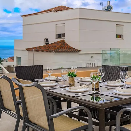 - 3 Bedroom House With Pool Chayofa