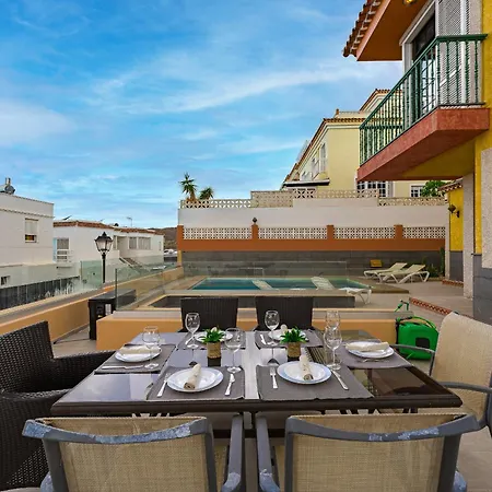 - 3 Bedroom House With Pool