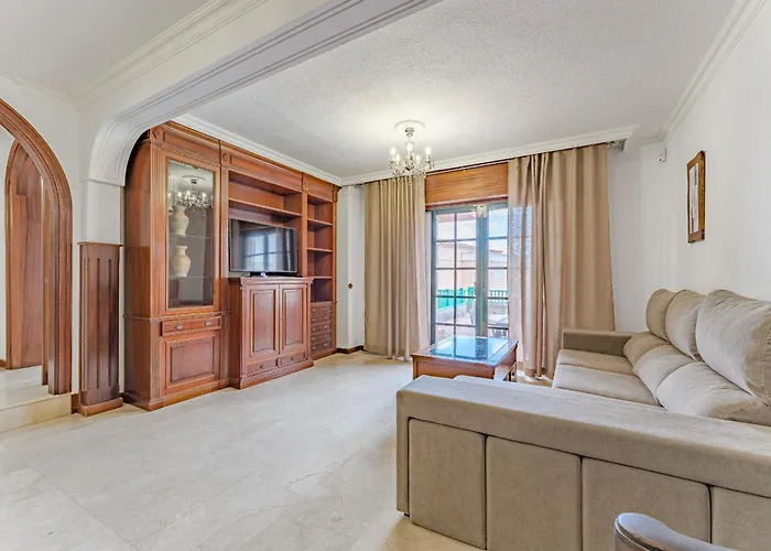 Σπίτι διακοπών - 3 Bedroom House With Pool *