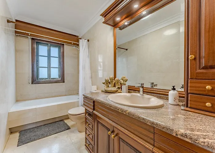 - 3 Bedroom House With Pool * Chayofa