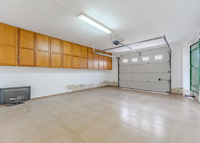 - 3 Bedroom House With Pool Σπίτι διακοπών *