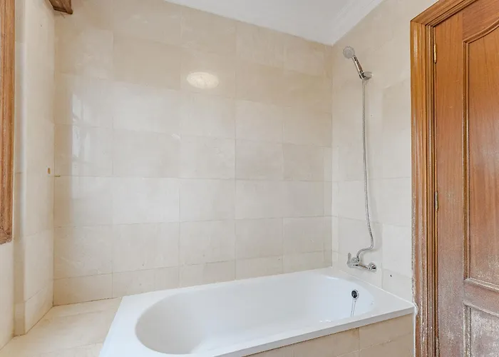 - 3 Bedroom House With Pool