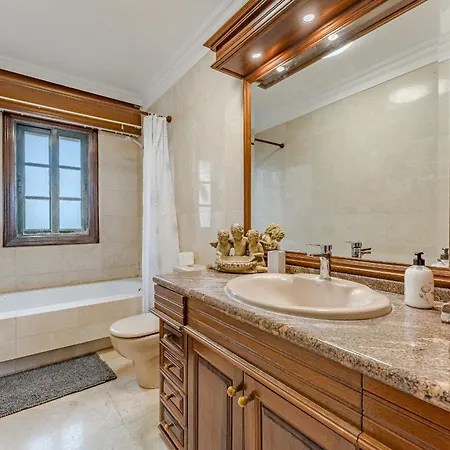 - 3 Bedroom House With Pool * Chayofa