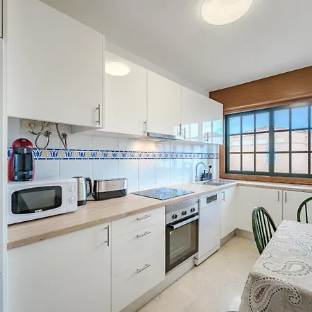 - 3 Bedroom House With Pool *