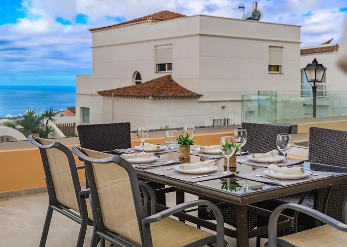 - 3 Bedroom House With Pool Chayofa